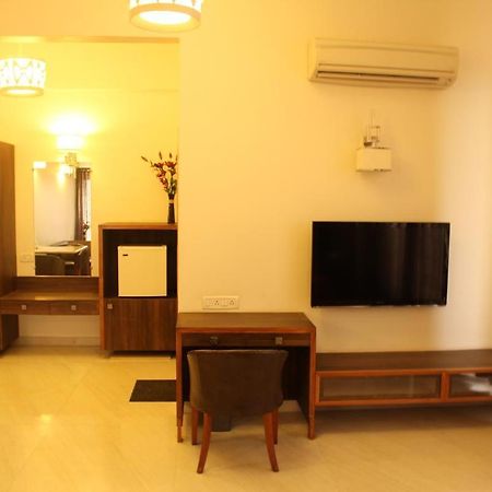 Hotel Grand 3D Bhuj Exterior foto